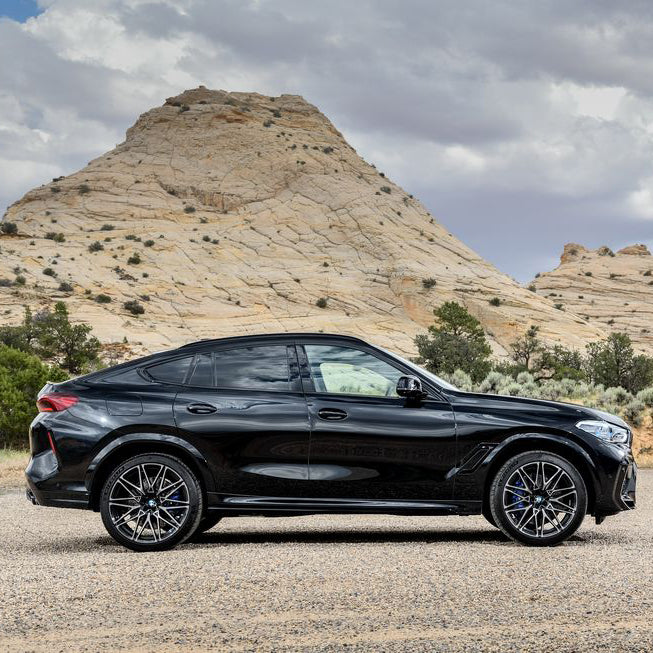 prokat-bmw-x6m-bokovoy-vid-dubai-rental