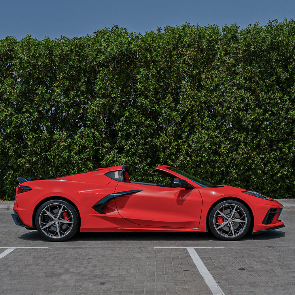 prokat-chevrolet-corvette-bokovoy-vid-dubai-rental