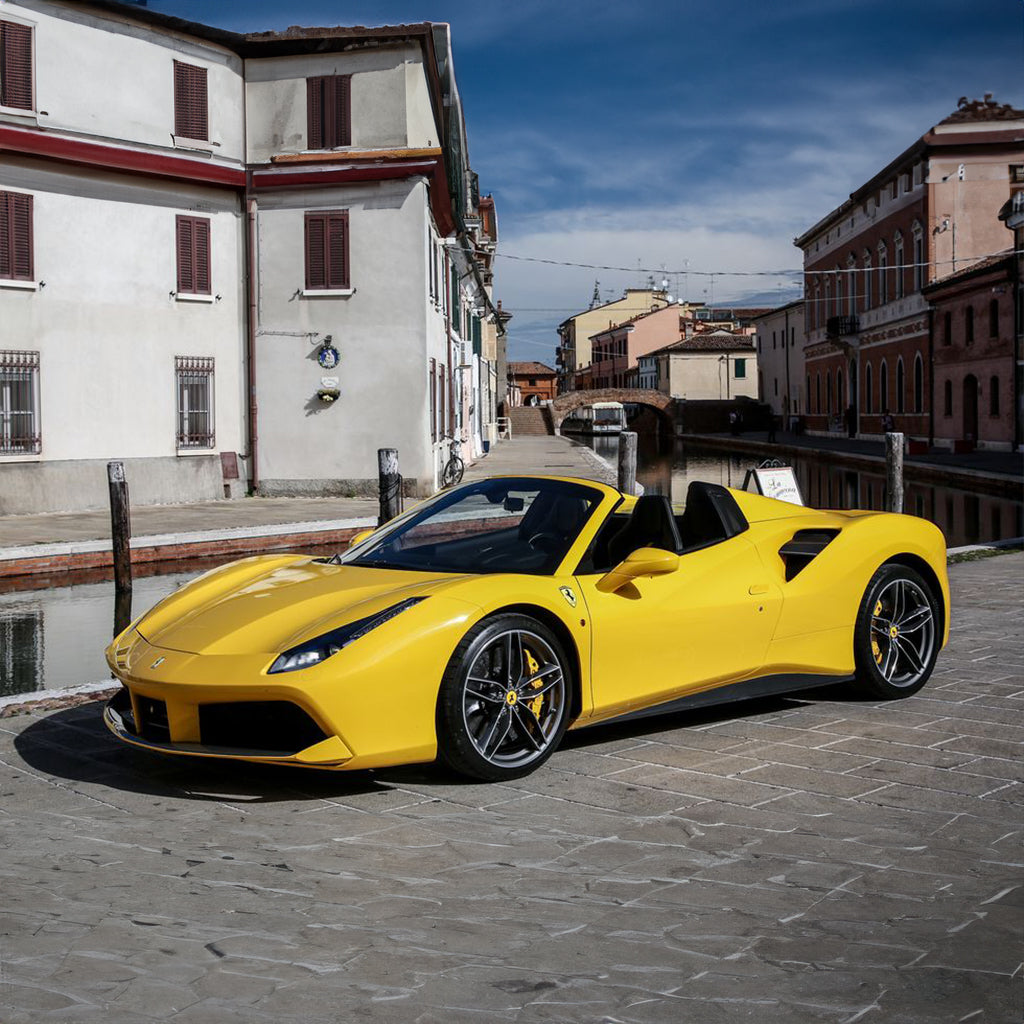 prokat-ferrari-488-spider-bokovoy-vid-dubai-rental