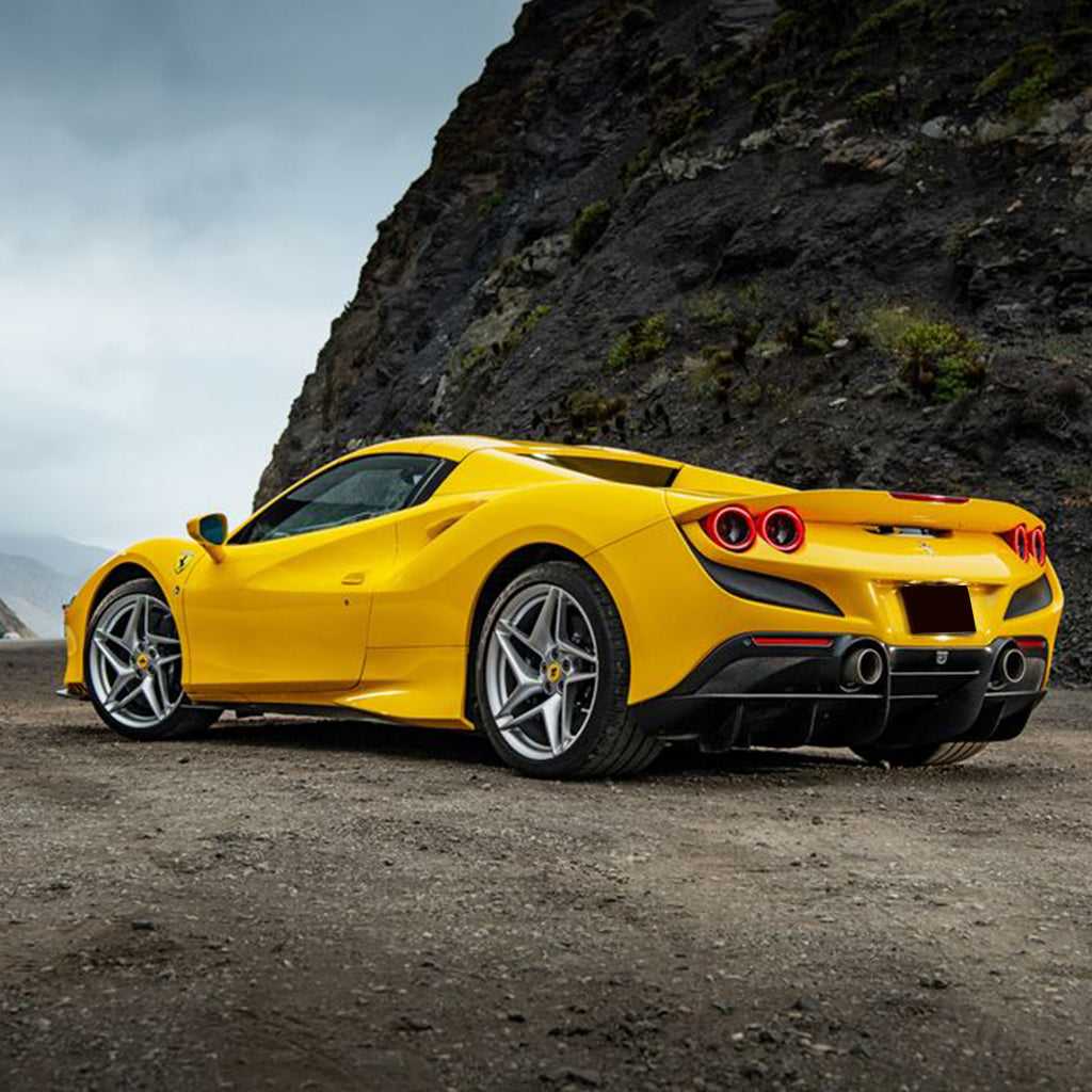 prokat-ferrari-f8-spider-zadniy-vid-dubai-rental