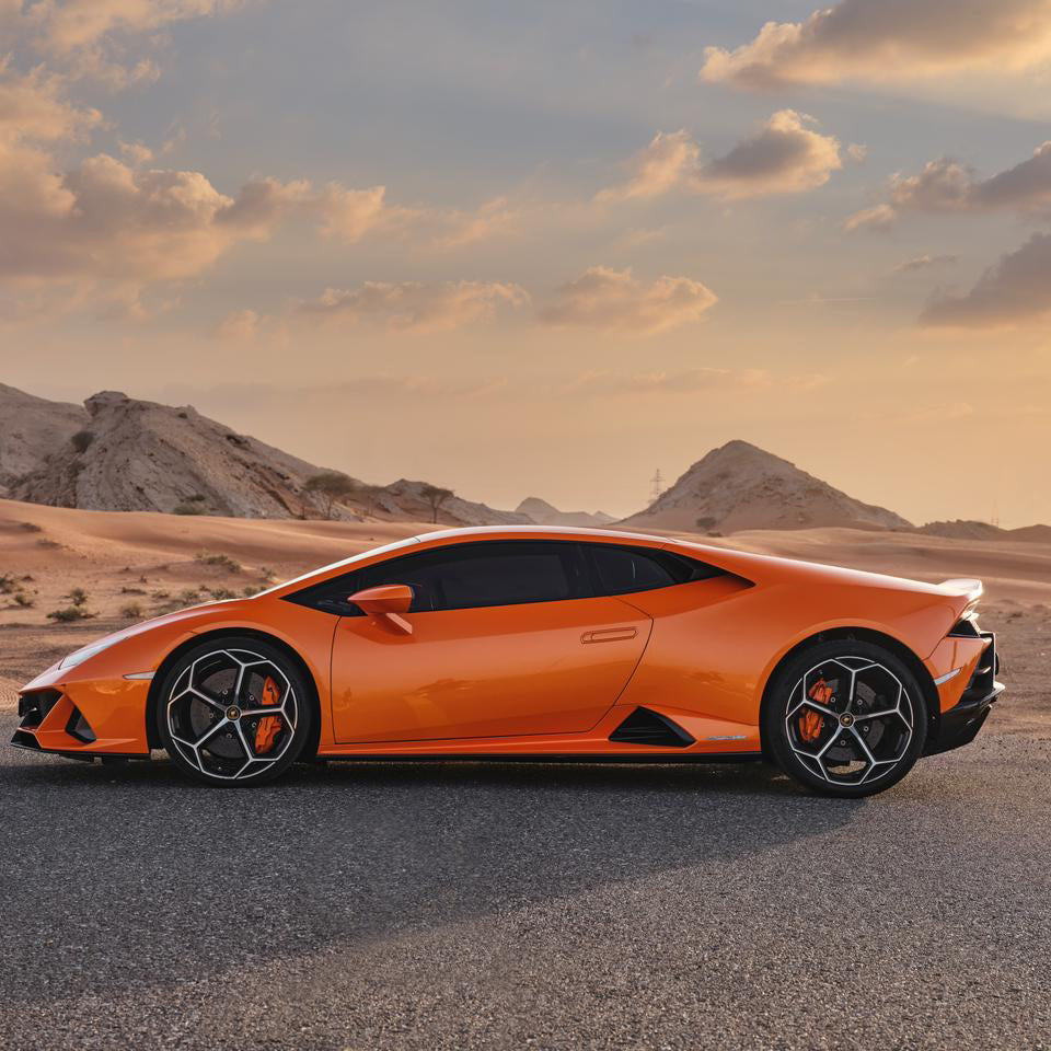 prokat-lamborghini-huracan-evo-coupe-bokovoy-vid-dubai-rental
