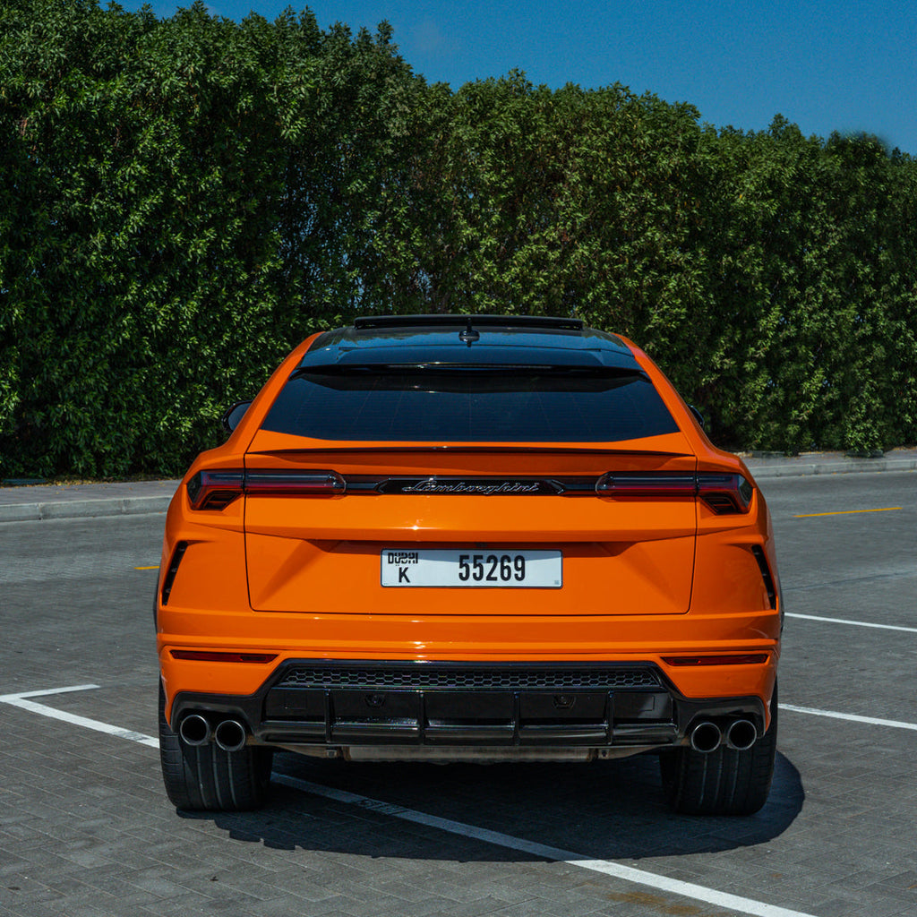 prokat-lamborghini-urus-zadniy-vid-dubai-rental