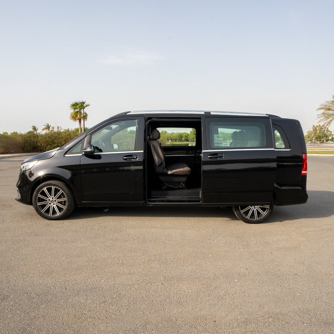 prokat-mercedes-v250-bokovoy-vid-dubai-rental