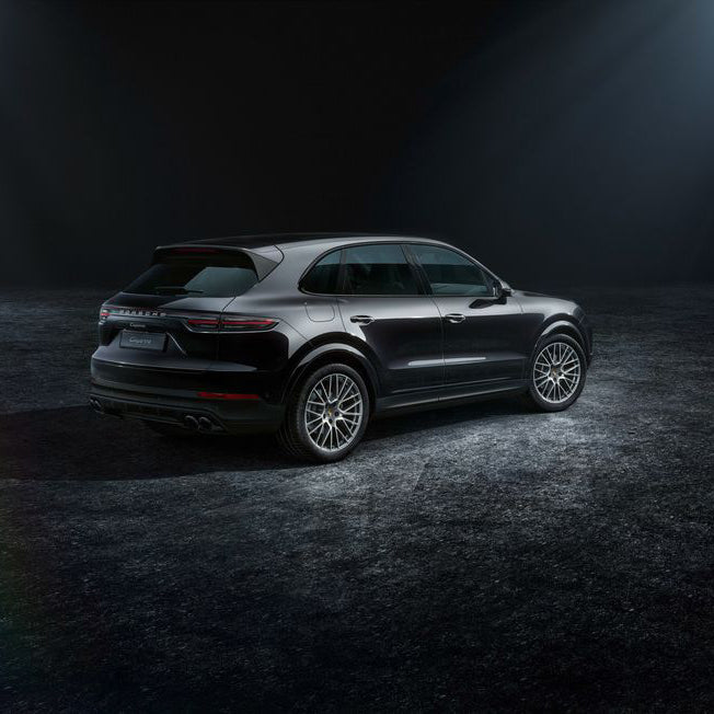 prokat-porsche-cayenne-bokovoy-vid-dubai-rental