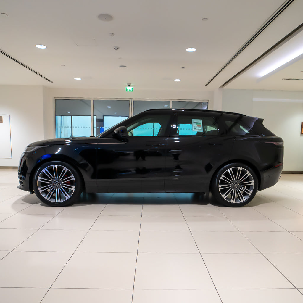 prokat-range-rover-velar-bokovoy-vid-dubai-rental