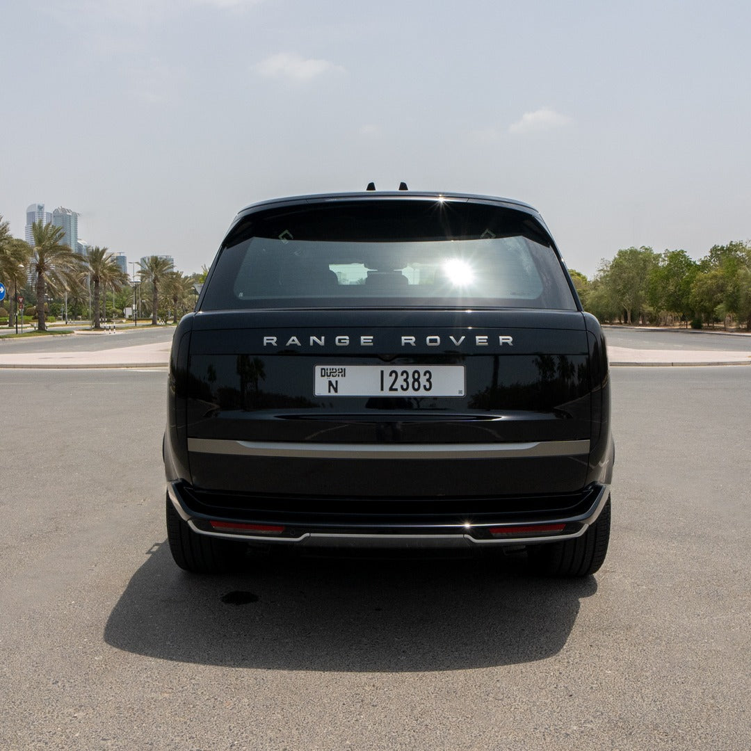 range-rover-vogue-zadniy-vid-dubai-rental