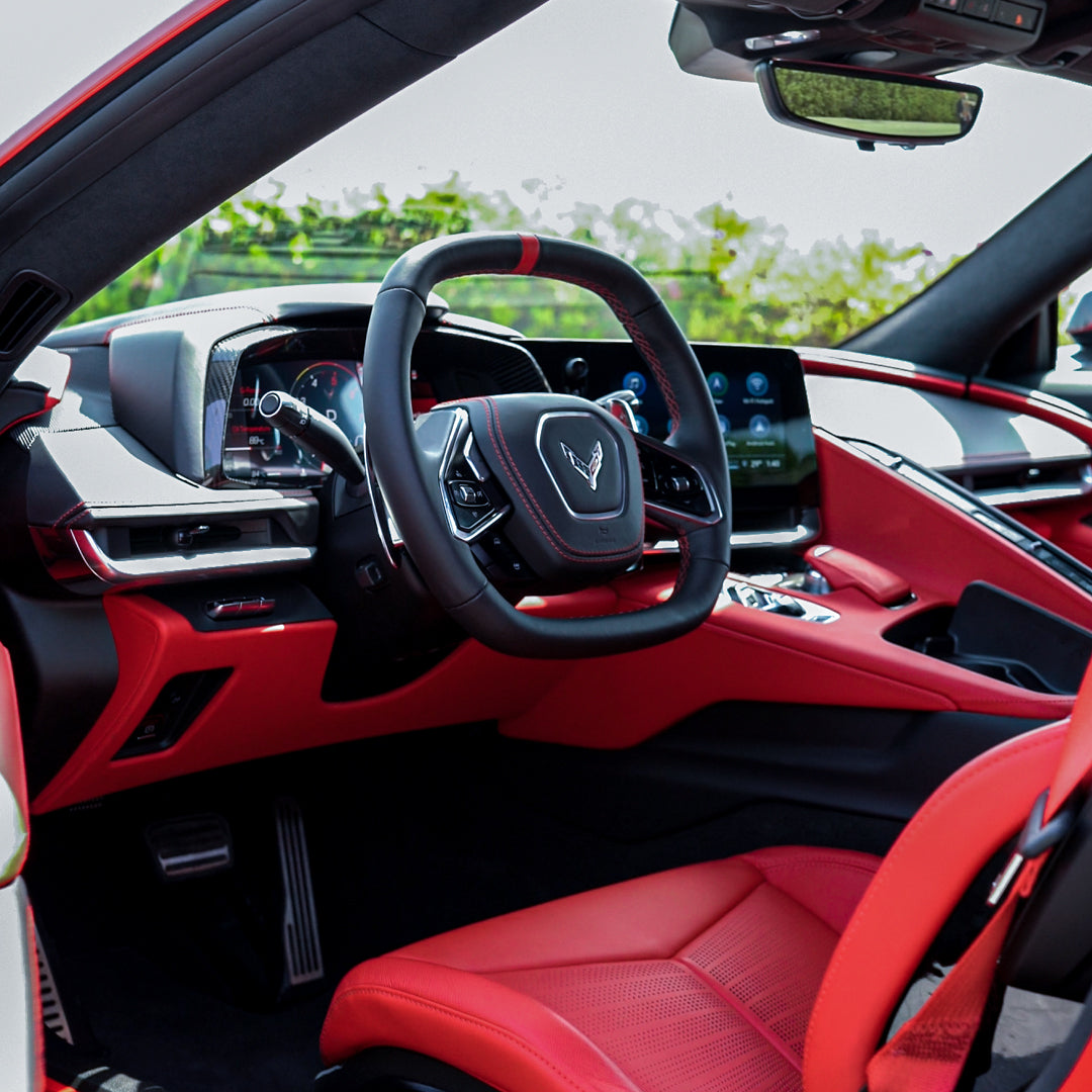 rulevoe-koleso-chevrolet-corvette-dubai-rental