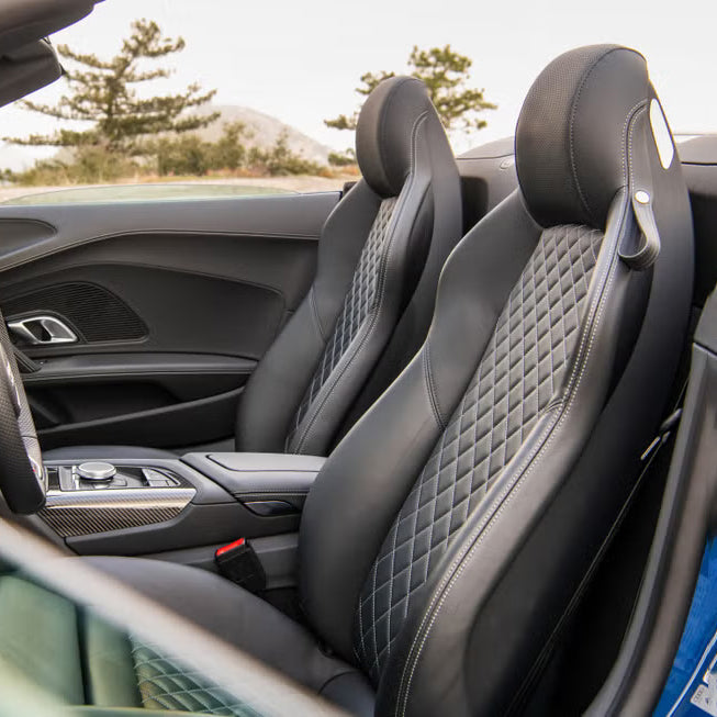 salon-audi-r8-coupe-kozhanie-sidenya-dubai-rental