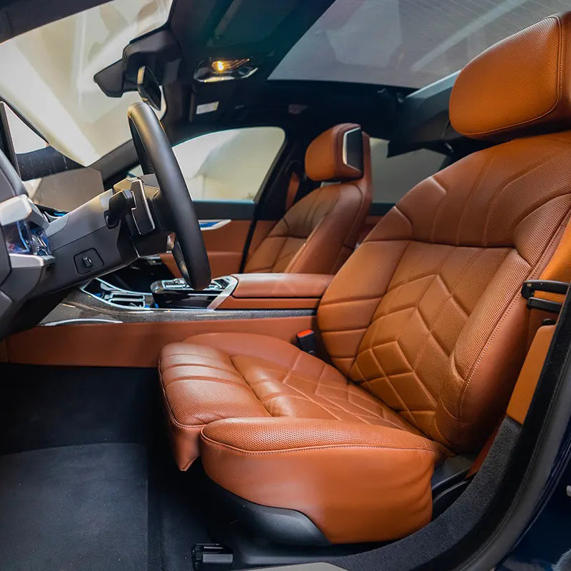 salon-bmw-740li-kozhanie-sidenya-dubai-rental