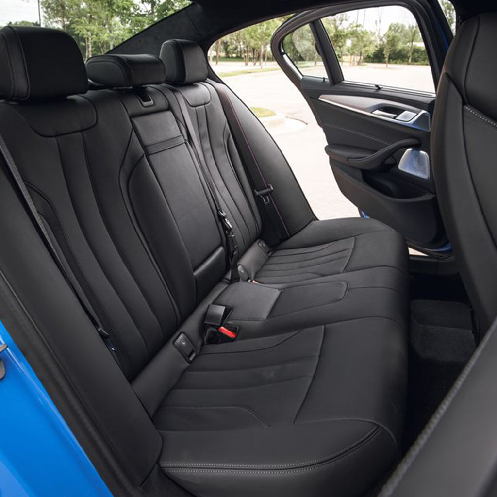 salon-bmw-m5-competition-kozhanie-sidenya-dubai-rental