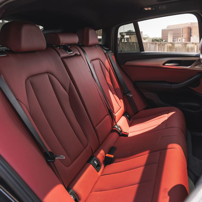 salon-bmw-x4-kozhanie-sidenya-dubai-rental