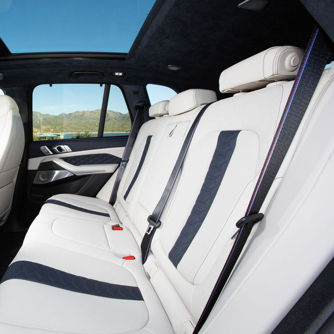 salon-bmw-x5m-kozhanie-sidenya-dubai-rental