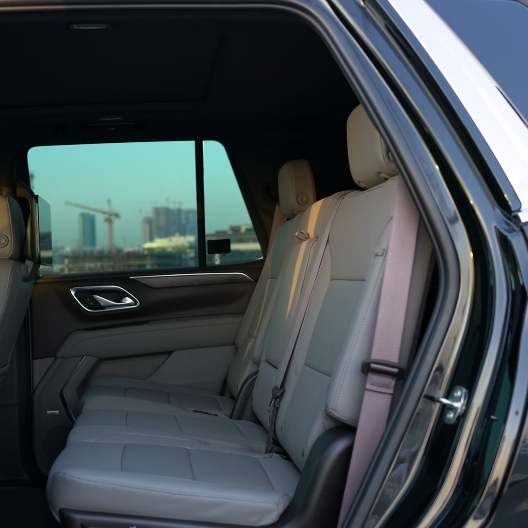 salon-chevrolet-tahoe-kozhanie-sidenya-dubai-rental