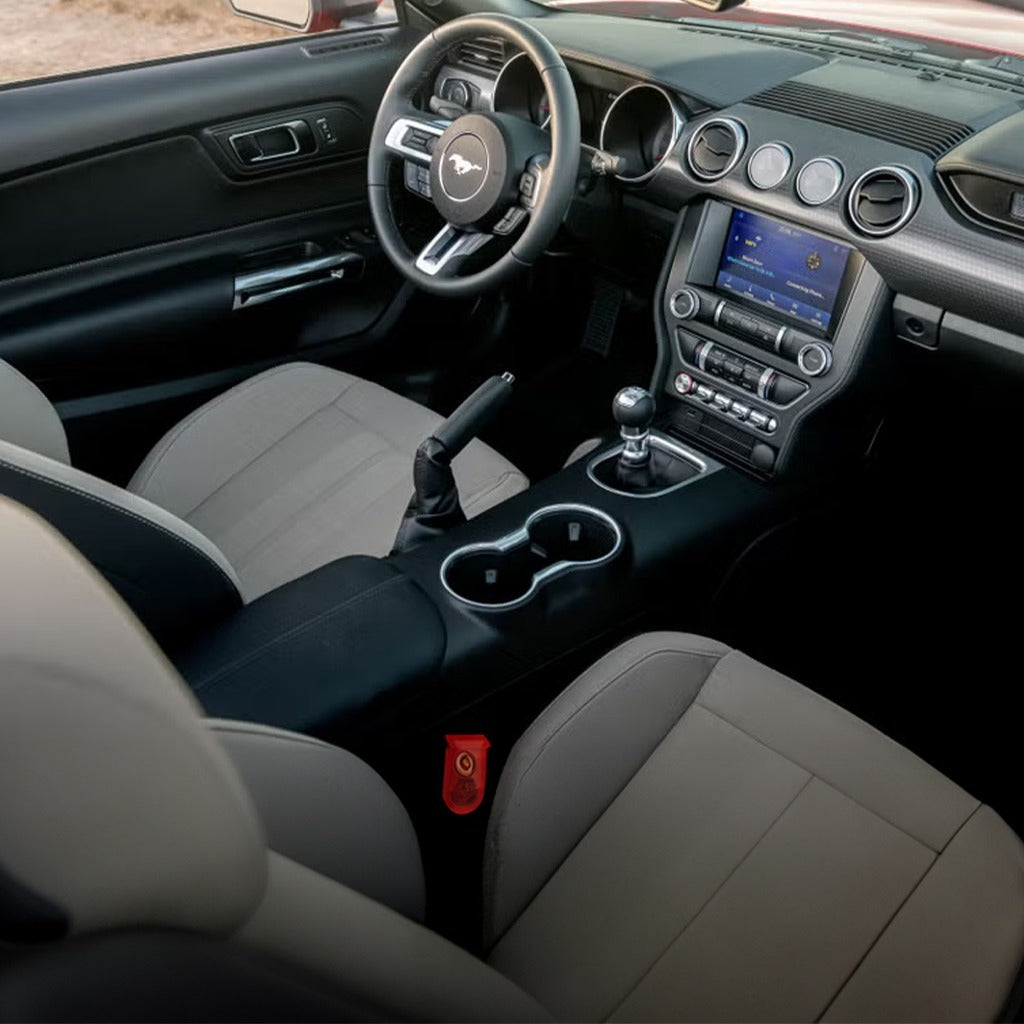 salon-ford-mustang-ecoboost-panel-dubai-rental