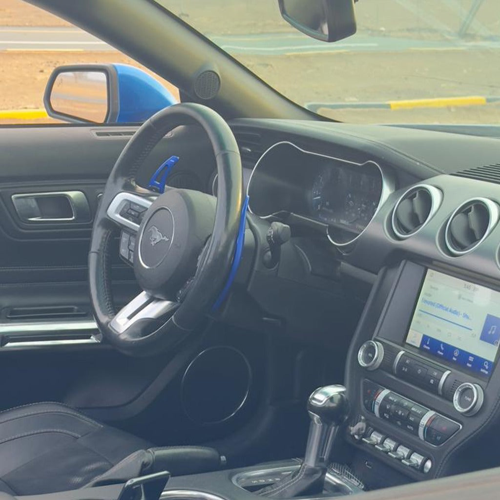 salon-ford-mustang-panel-dubai-rental