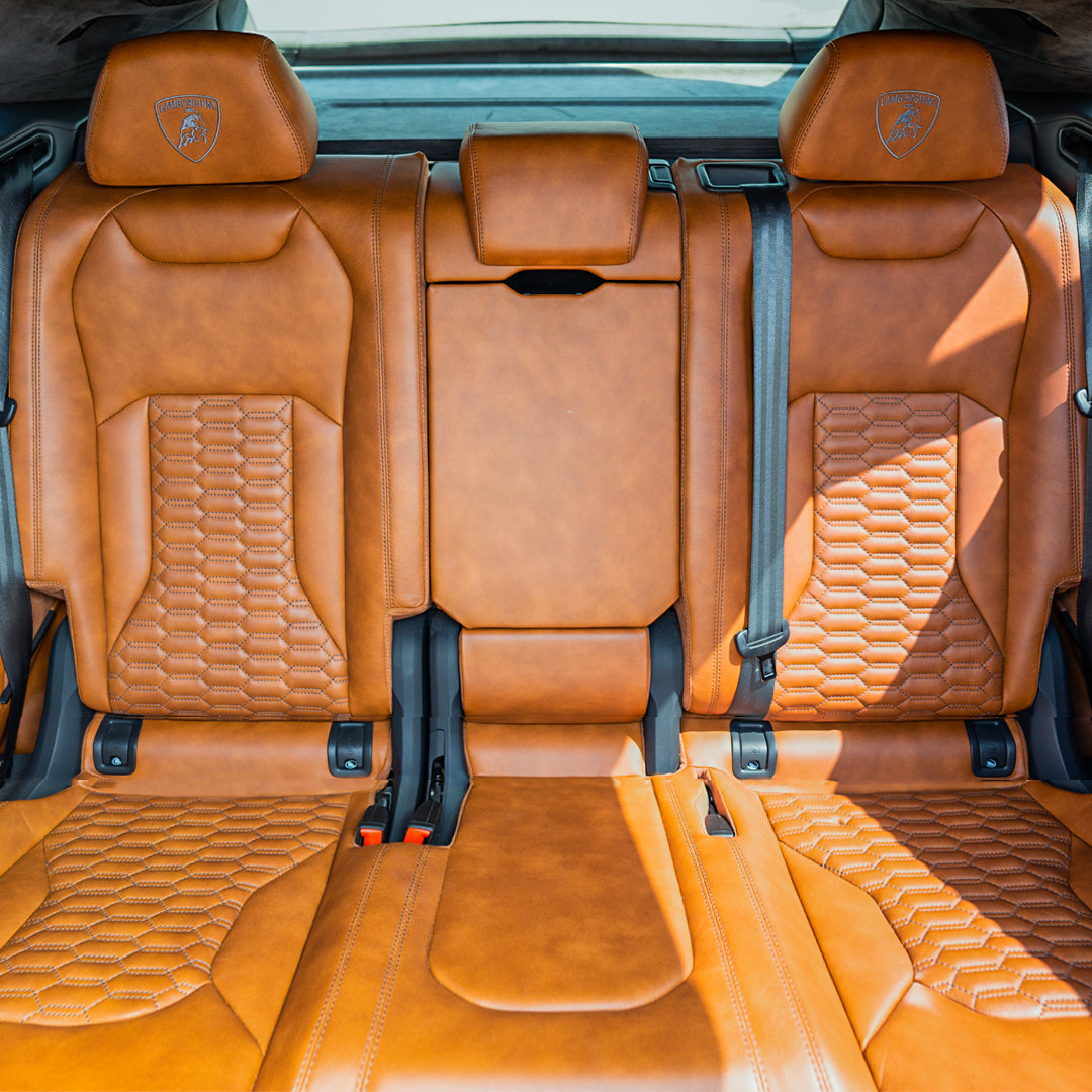 salon-lamborghini-urus-sidenya-dubai-rental