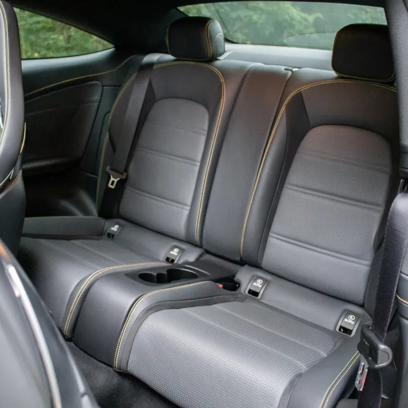 salon-mercedes-c63-amg-sidenya-dubai-rental