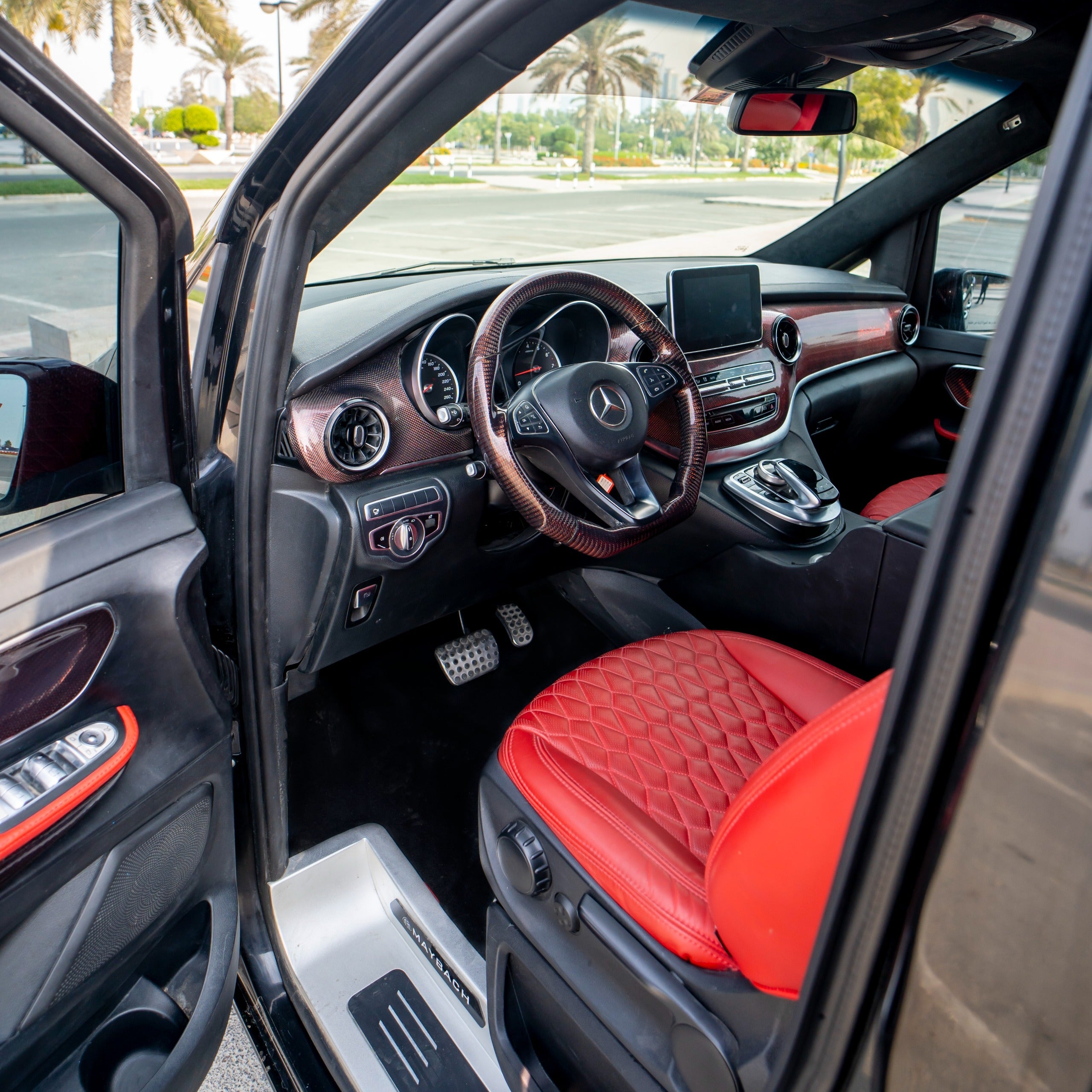 salon-mercedes-maybach-red-panel-dubai-rental