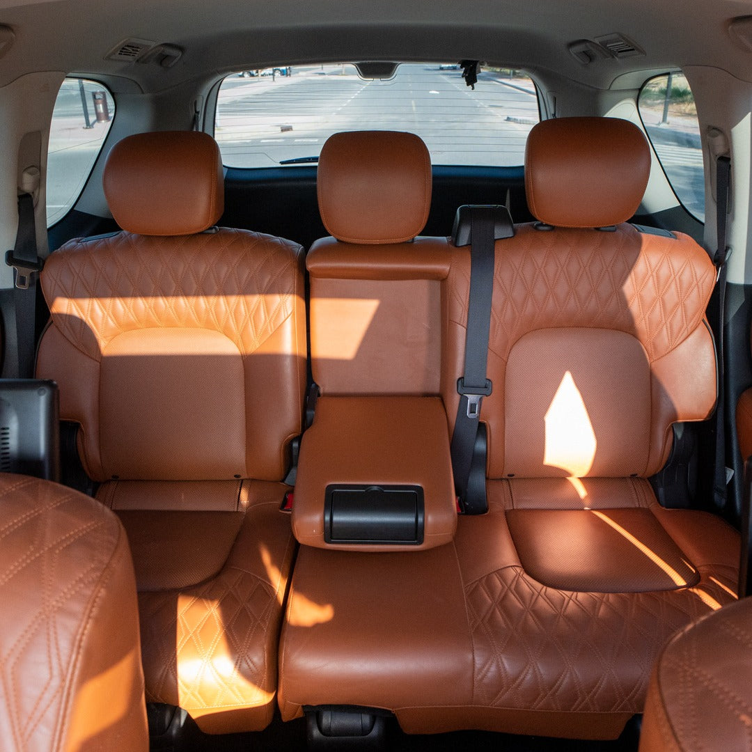 salon-nissan-patrol-kozhanye-sidenya-dubai-rental