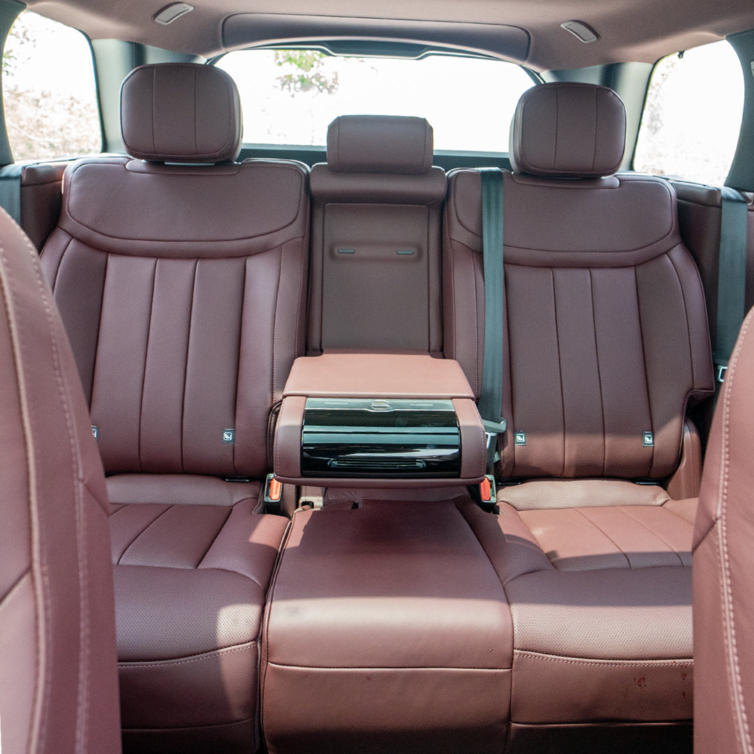 salon-range-rover-vogue-kozhanie-sidenya-dubai-rental