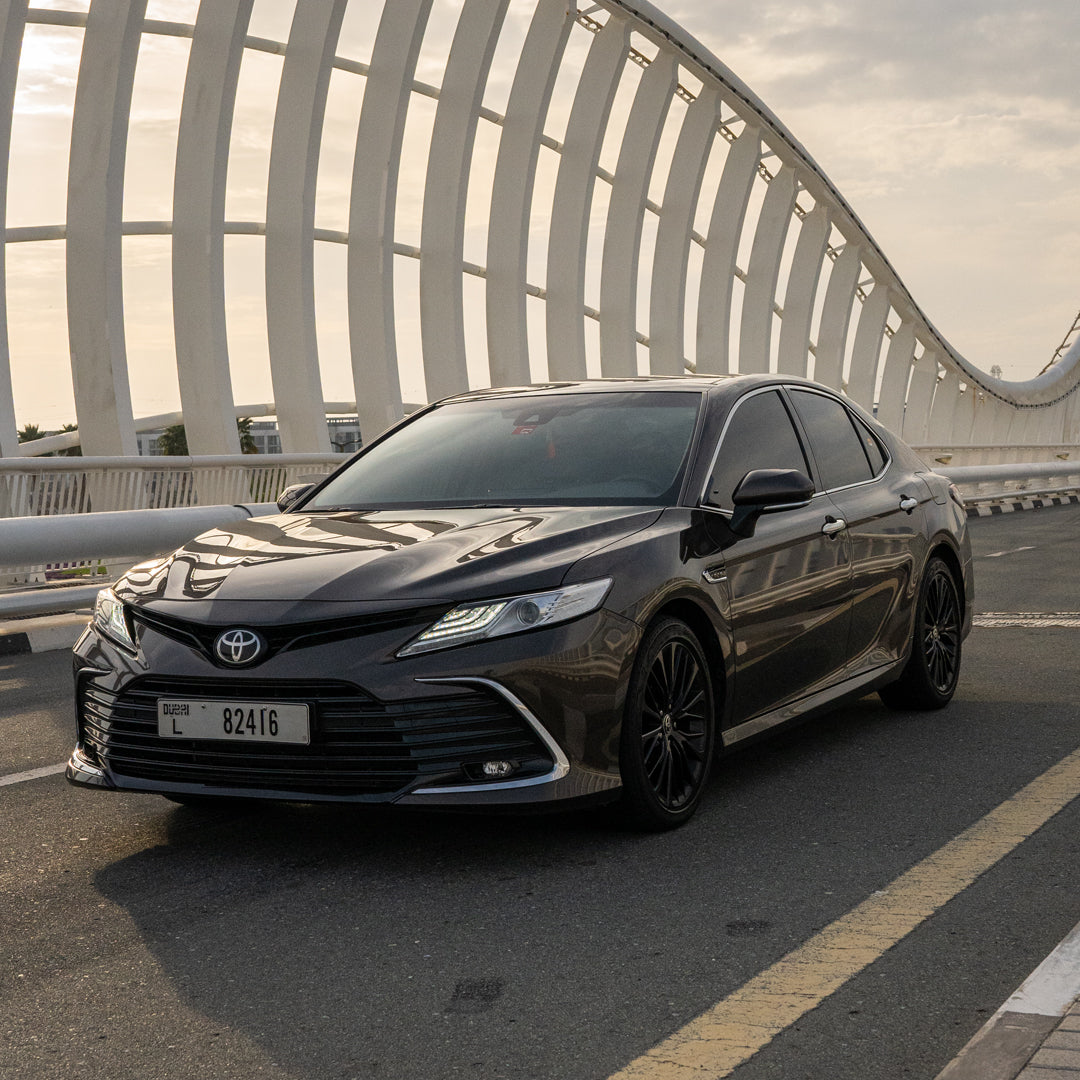 toyota-camry-na-dorogah-dubaya-rental
