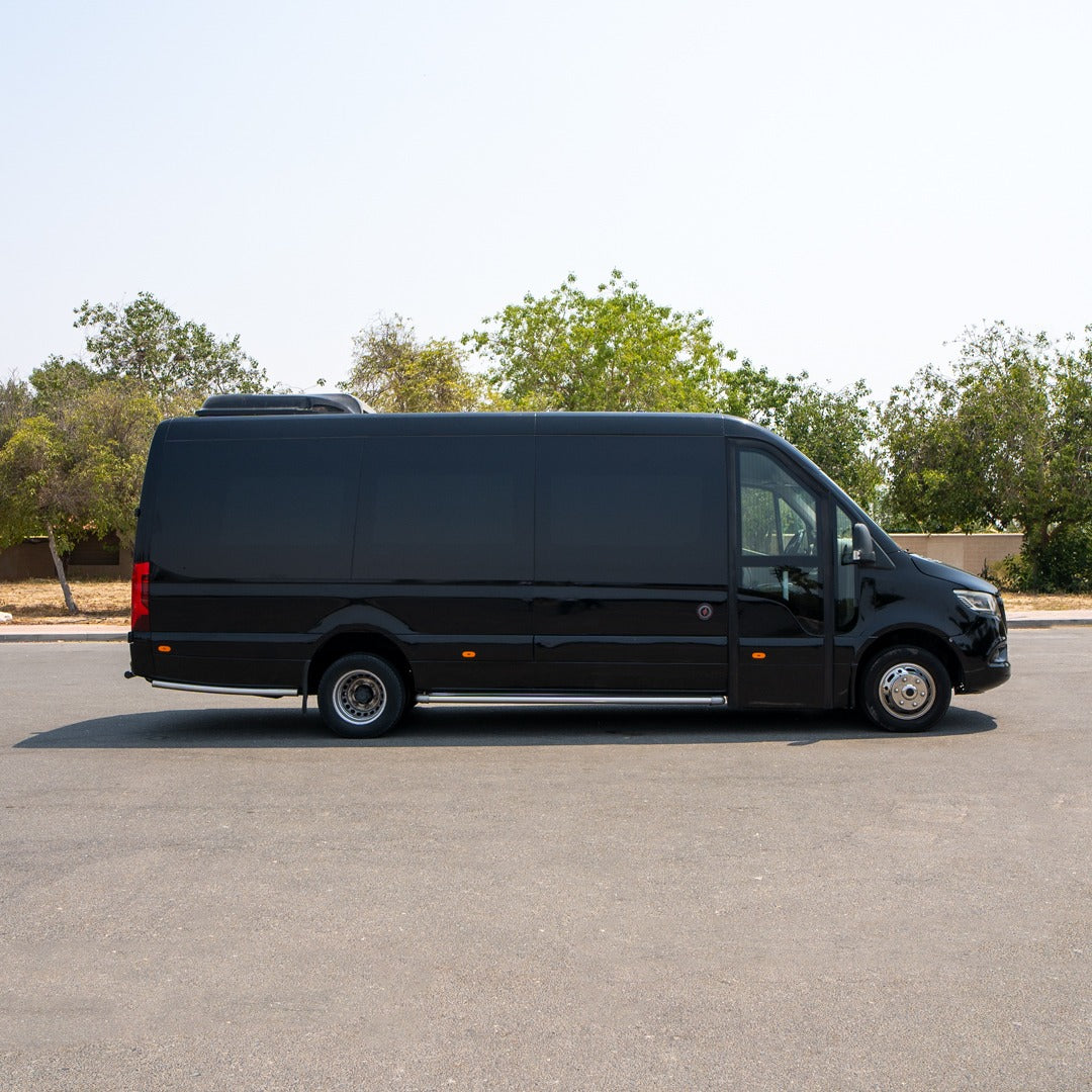 vip-mercedes-sprinter-bokovoy-vid-dubai-rental